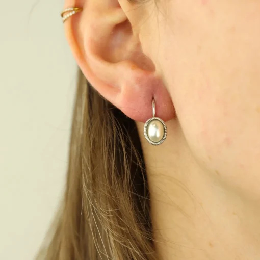 Pearly white dormeuses